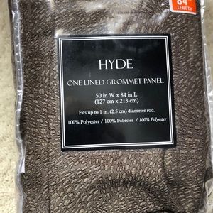 Hyde one lined grommet panel